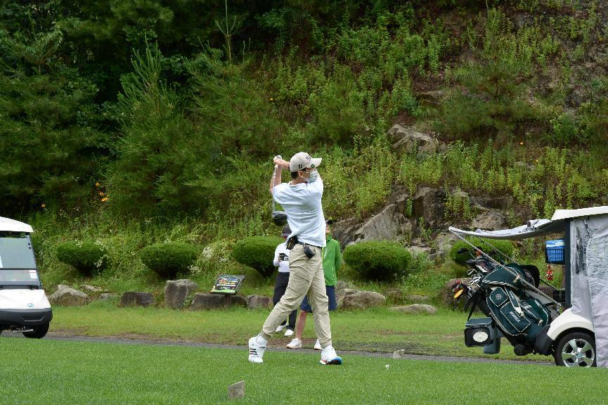 森林舞会网页版韩国“2022年第三届森林舞会网页版杯高尔夫球赛”成功举行