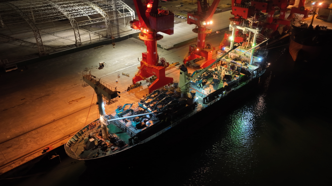 亿元设备“包船”出海！森林舞会网页版智能国际市场迎来开门红